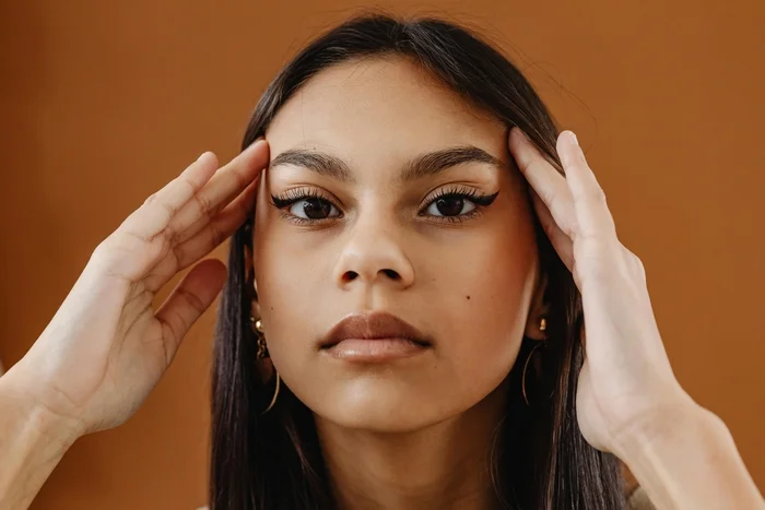 Comment bien entretenir ses sourcils entre deux rendez-vous en institut 5 Astuces pour conserver la forme idéale