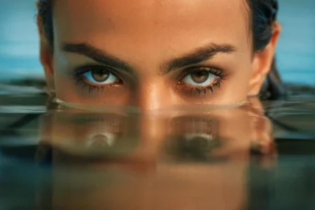 La Beauté des Cils et des Sourcils au Printemps et en Été : L'Éclat Naturel à Porter de Main !